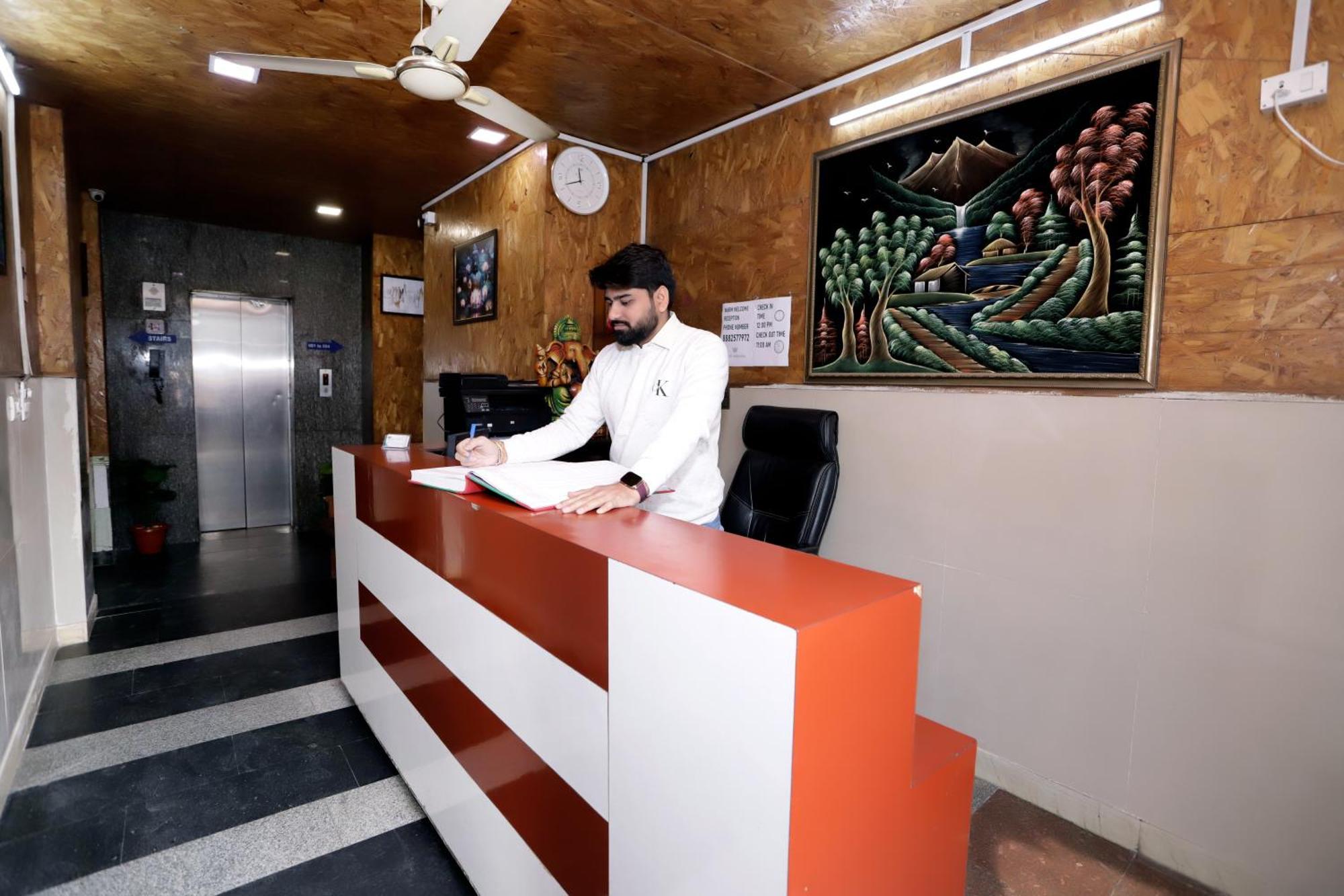 Hotel Warm Welcome - Noida Sector 51 エクステリア 写真