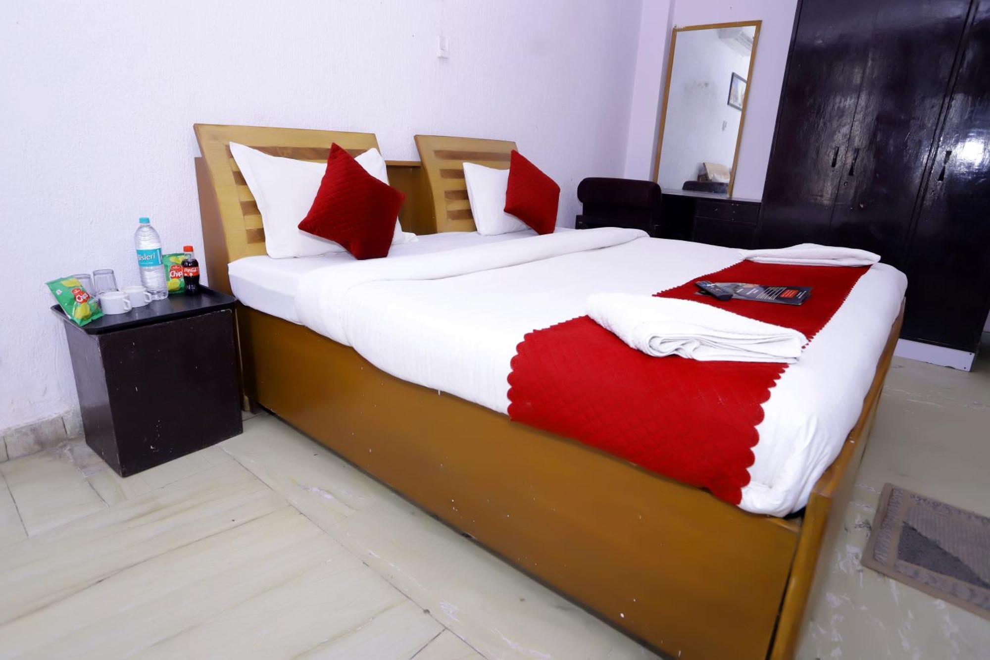 Hotel Warm Welcome - Noida Sector 51 エクステリア 写真